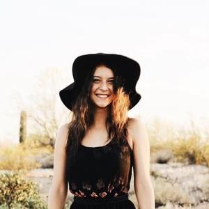 Meet your Posher, Alyssa